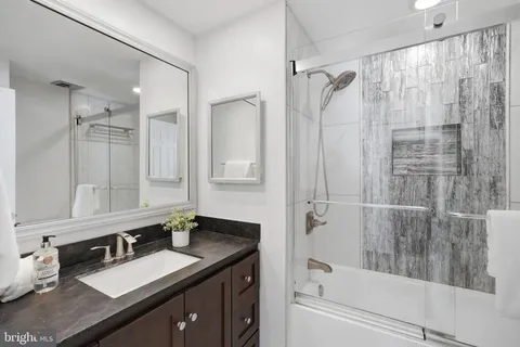 $799,999 | 7212 Grinnell Drive, Derwood, MD 20855