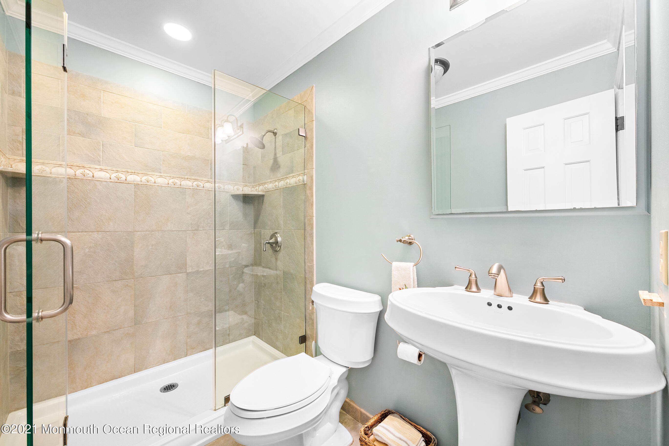 556 Albermarle Road Brick, NJ 08724 - Photo 38 of 60 Full Bath for 1st Fl Guest Room