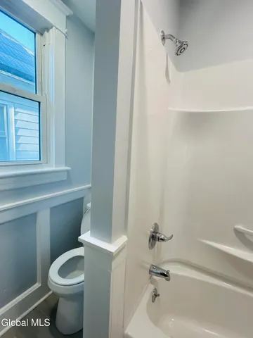 $1,950 | Undisclosed Address, Albany, NY 12202