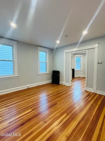 $1,950 | Undisclosed Address, Albany, NY 12202