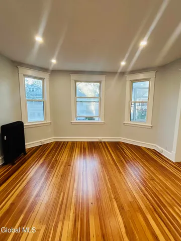 $1,950 | Undisclosed Address, Albany, NY 12202