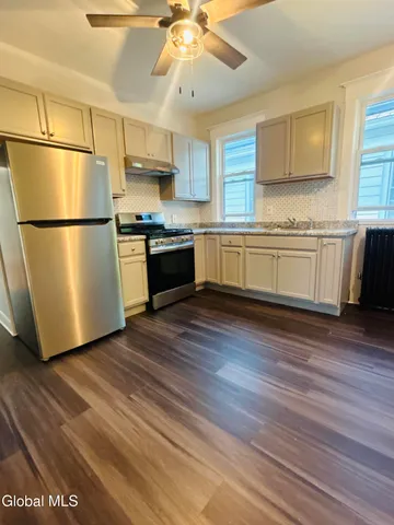 $1,950 | Undisclosed Address, Albany, NY 12202