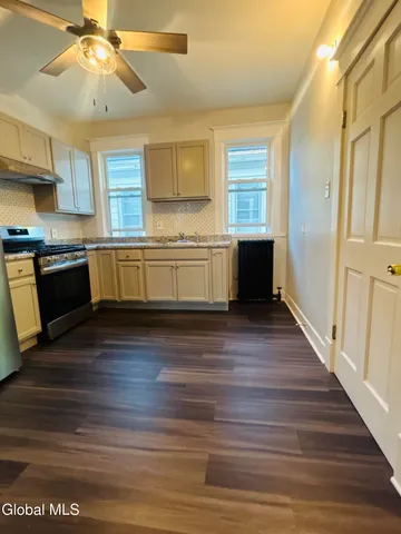 $1,950 | Undisclosed Address, Albany, NY 12202