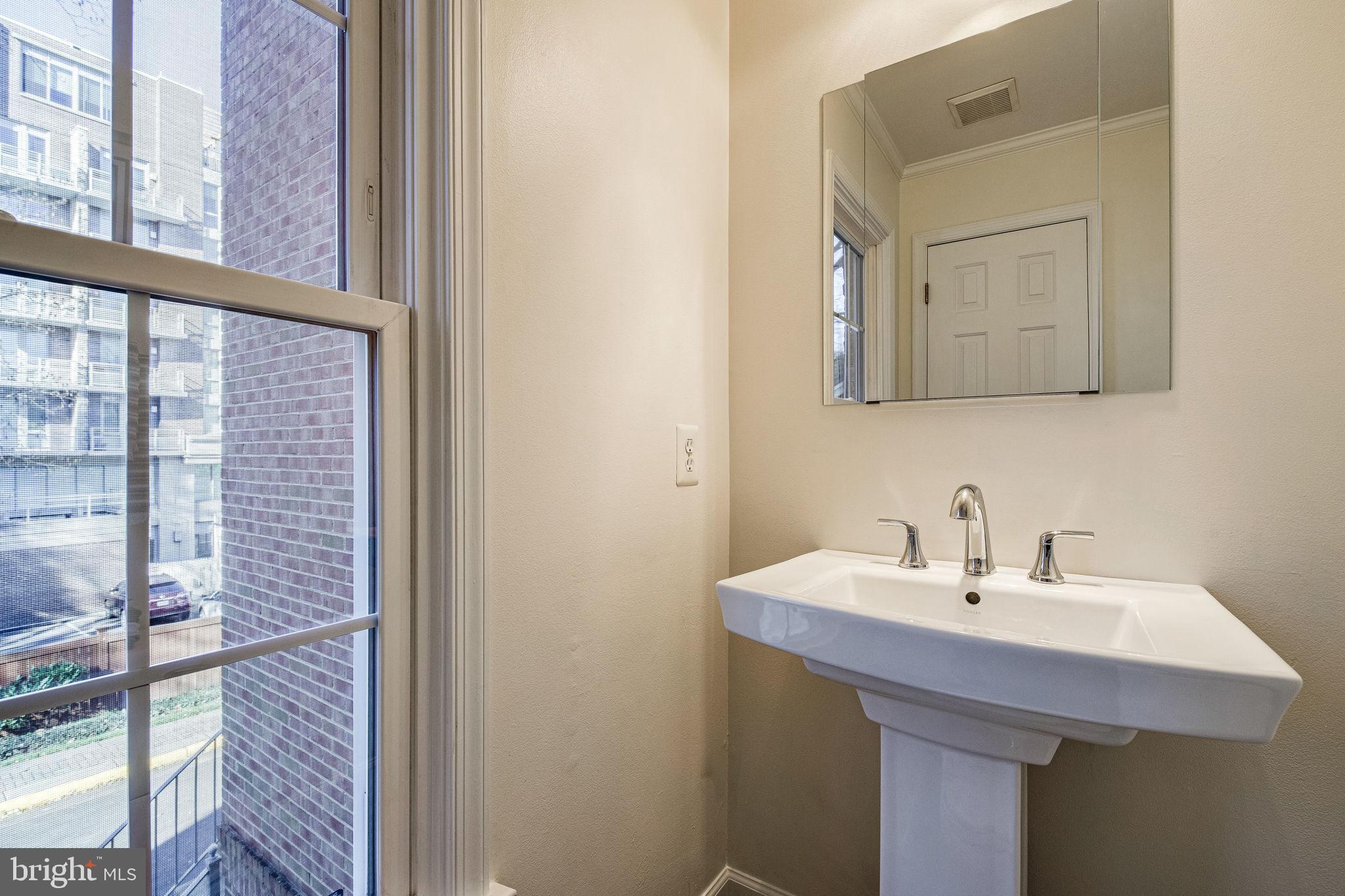 105 Rees Place Falls Church, VA 22046 - Photo 20 of 60 Powder Room in the Second Level