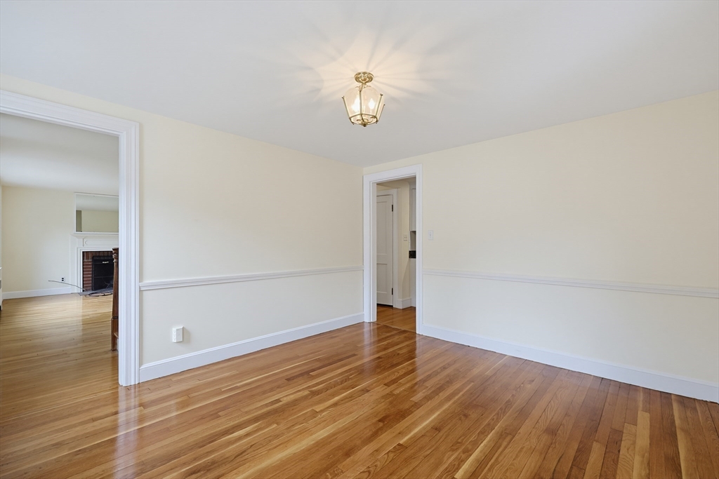 103 John Carver Road Reading, MA 01867 - Photo 14 of 38