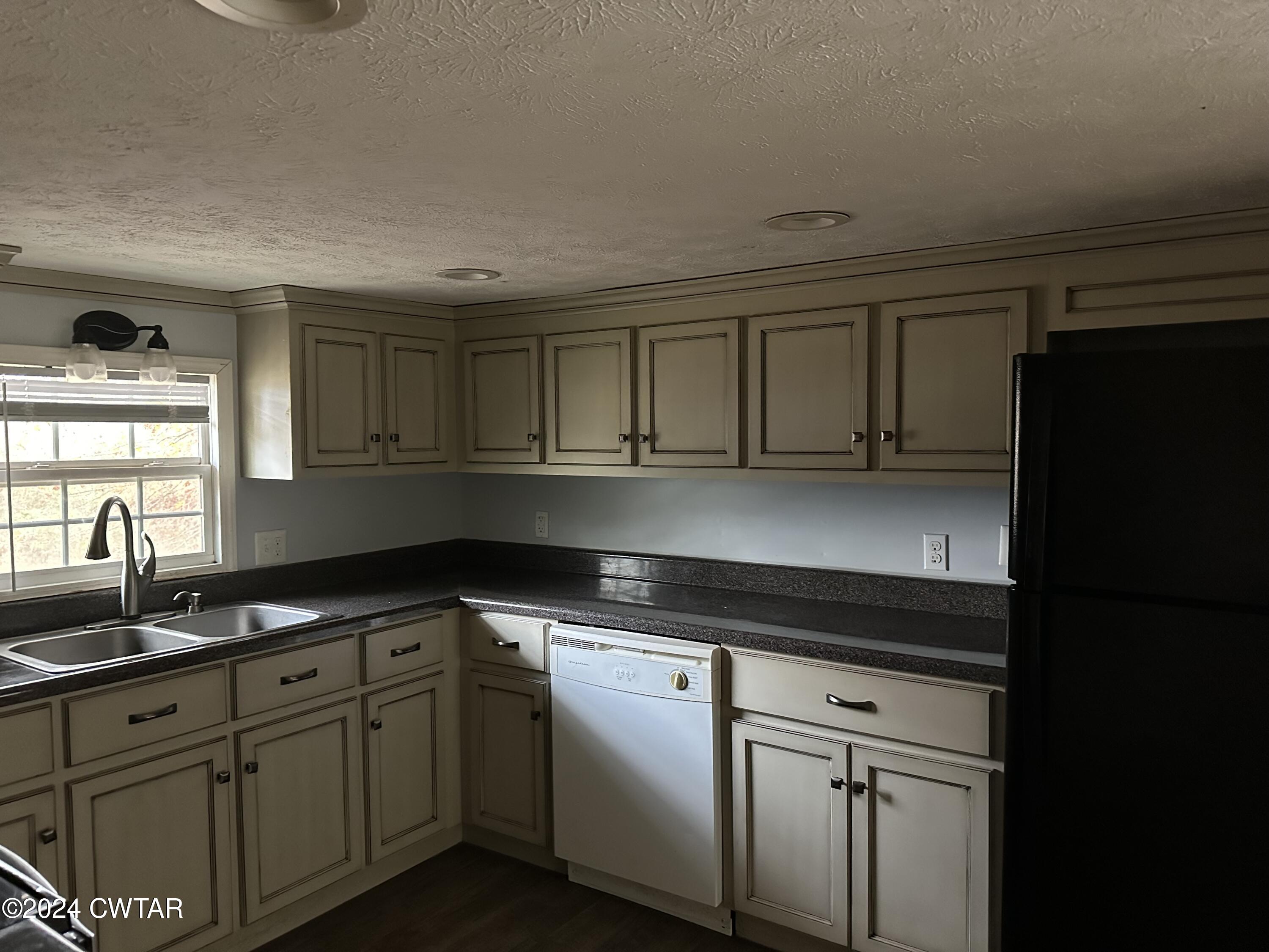 225 Capps Lane Pinson, TN 38366 - Photo 6 of 28 IMG_2538
