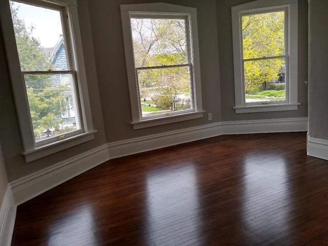 472 North Spring Street Elgin, IL 60120 - Photo 4 of 16