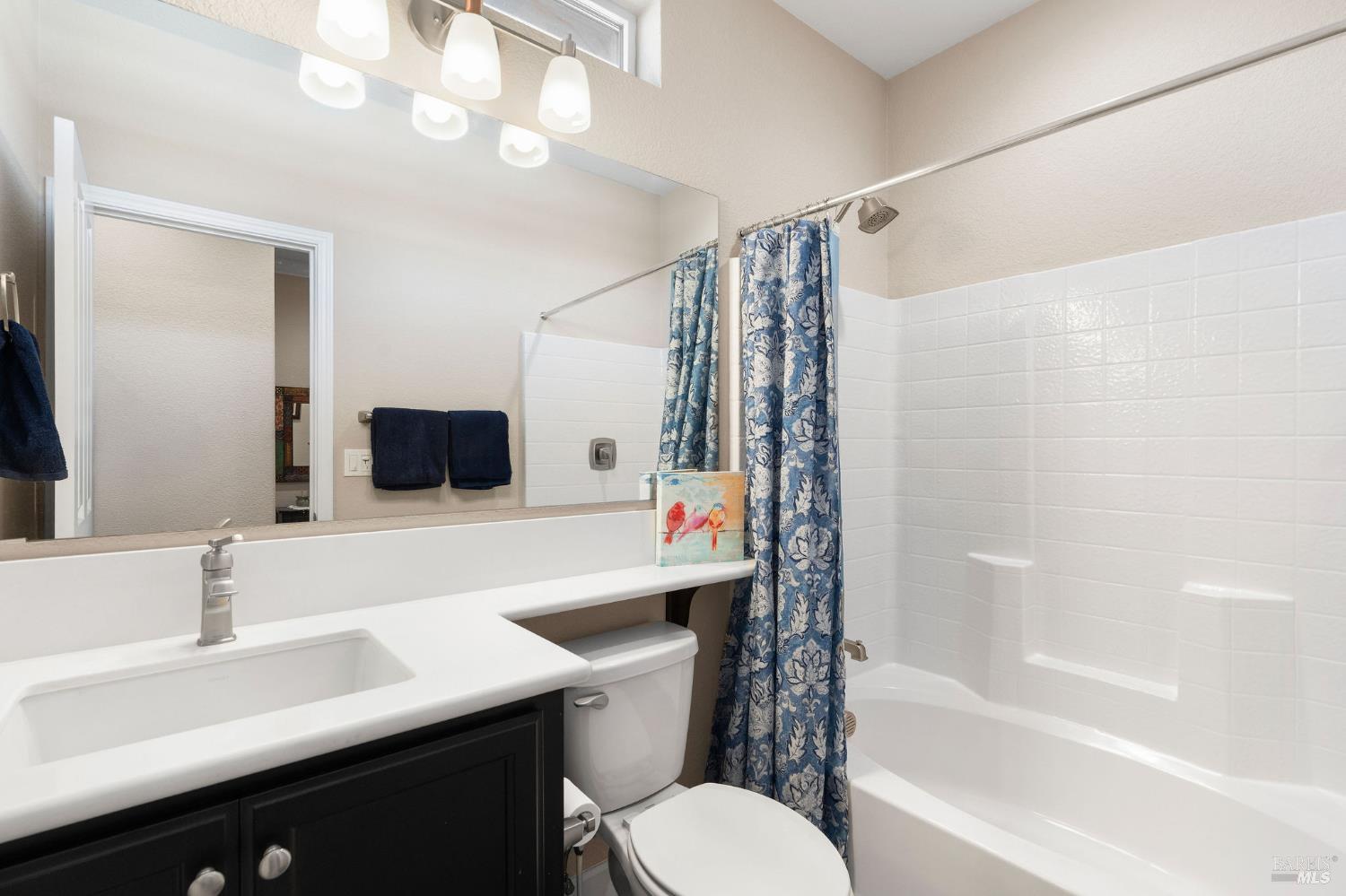 590 Belvedere Drive Rio Vista, CA 94571 - Photo 24 of 63 Guest bathroom