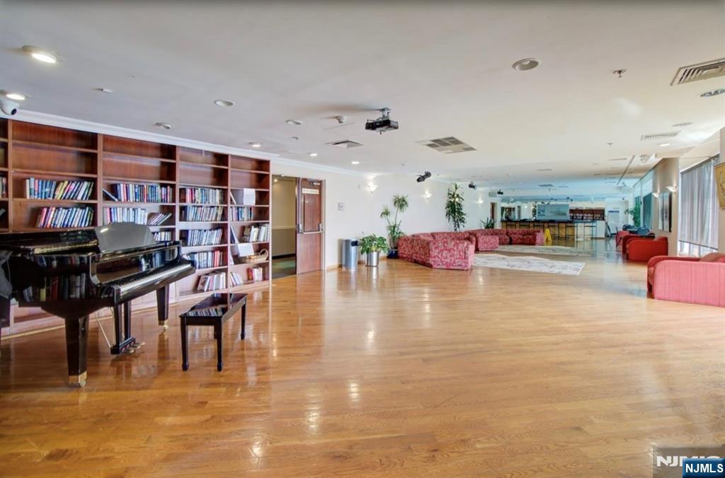 7002 JFK Boulevard East, Unit 3A Guttenberg, NJ 07093 - Photo 17 of 27