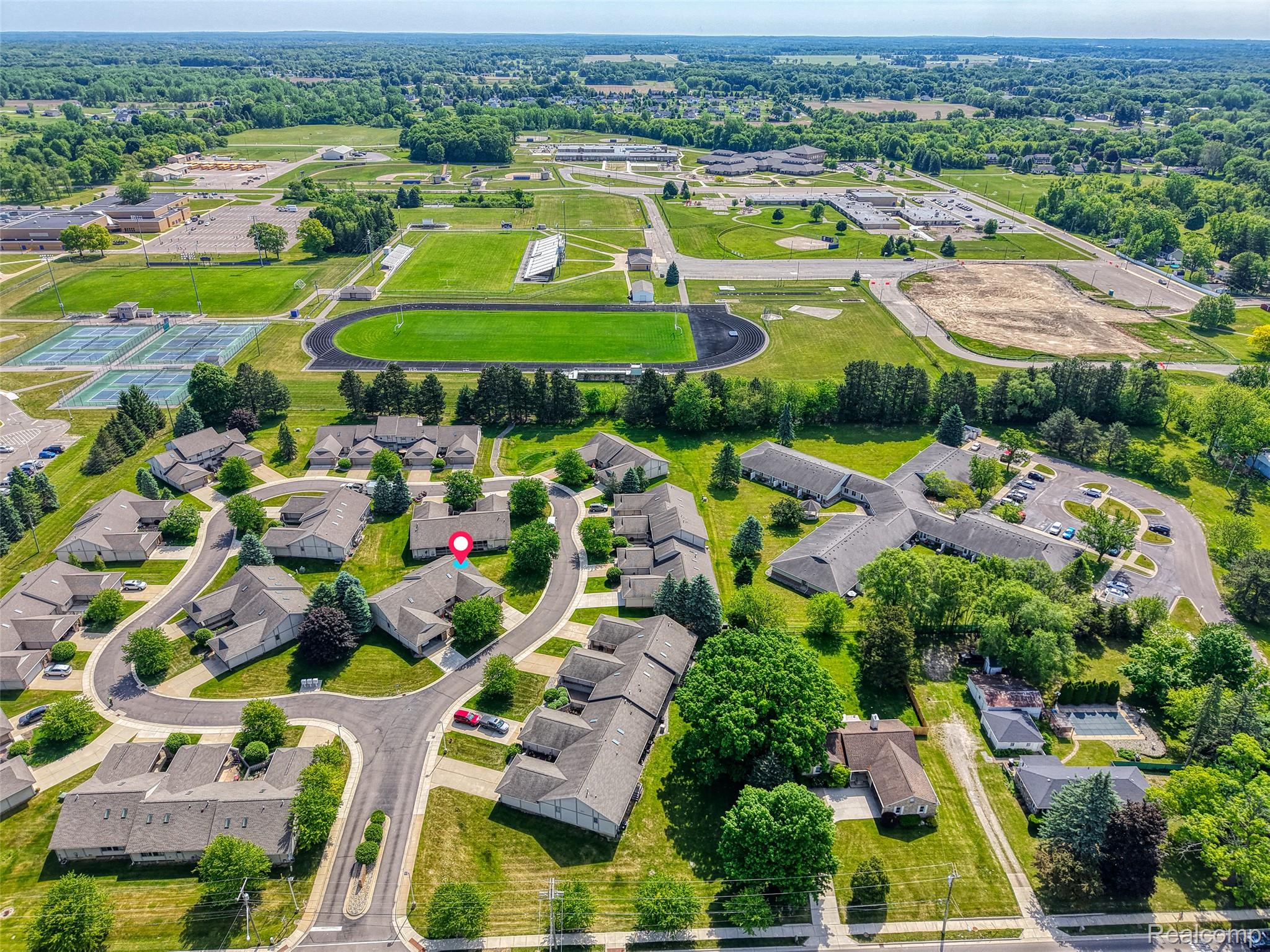 159 Addison Circle Fowlerville, MI 48836 - Photo 37 of 41 DJI_20260601105815_0410_D_3.jpg