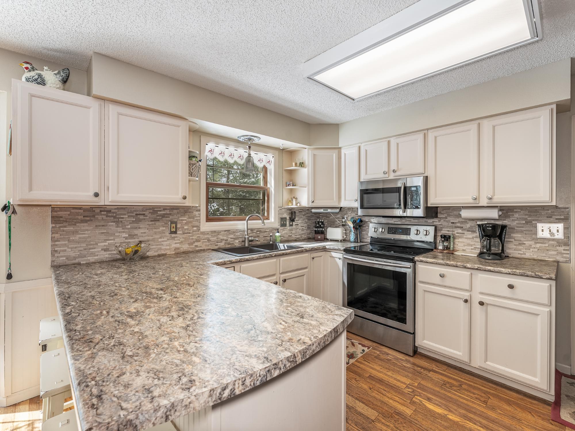 419 Timber Heights Drive Rhinelander, WI 54501 - Photo 2 of 24 Gallery Image 2