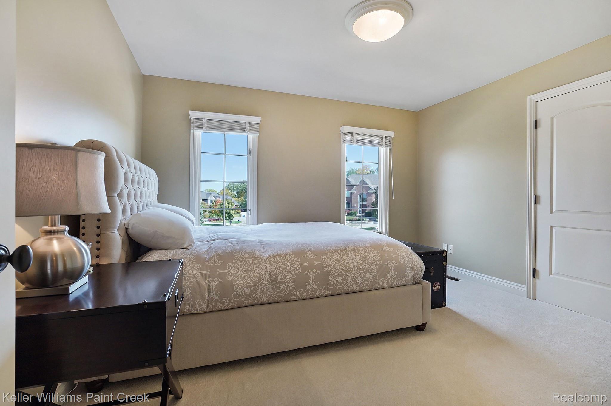 2801 North Addison Circle Rochester, MI 48306 - Photo 50 of 55 Bright, beautiful Guest Suite