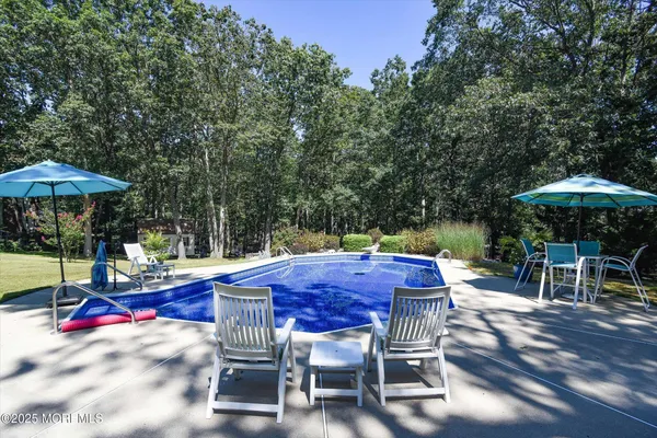 $814,900 | 14 Bittersweet Drive, Jackson, NJ 08527