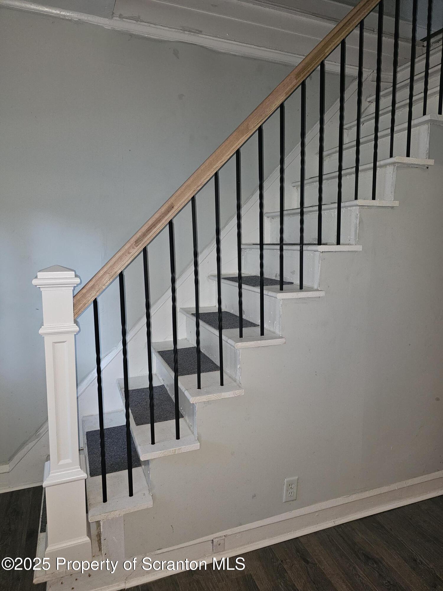 332 Spring Street Scranton, PA 18508 - Photo 10 of 31 20250904_081112