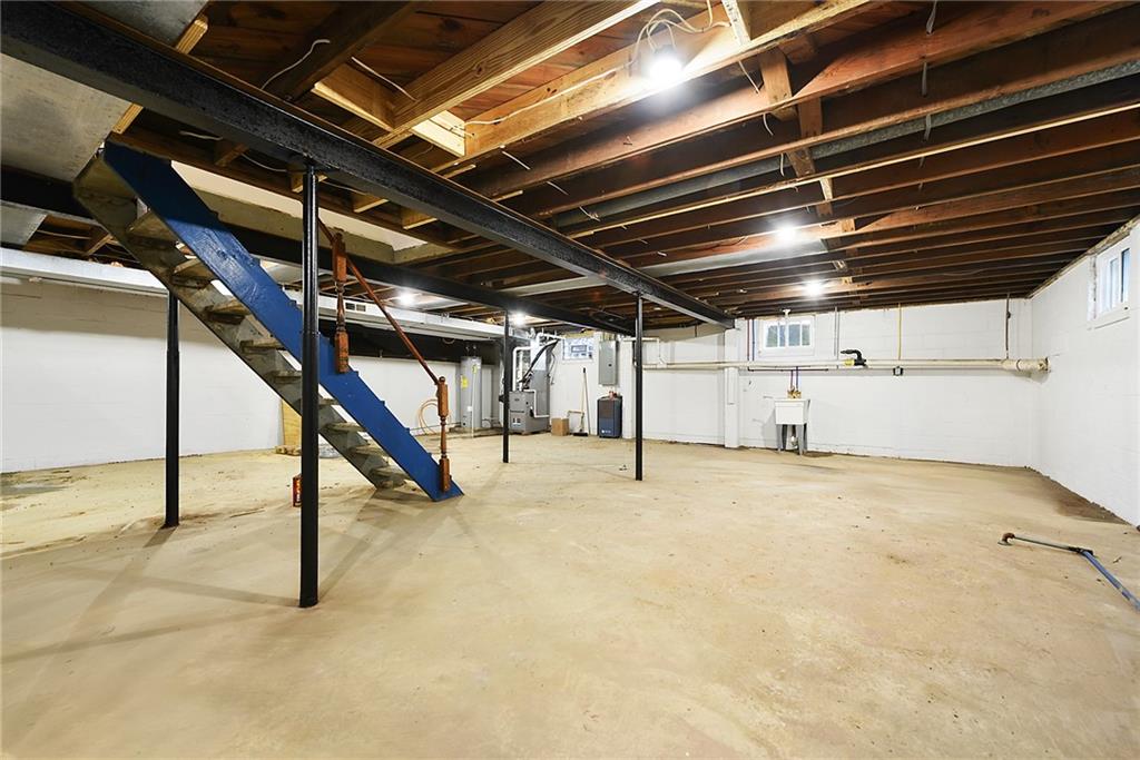 657 Ridge Road Pittsburgh, PA 15205 - Photo 30 of 30 a view of an empty room