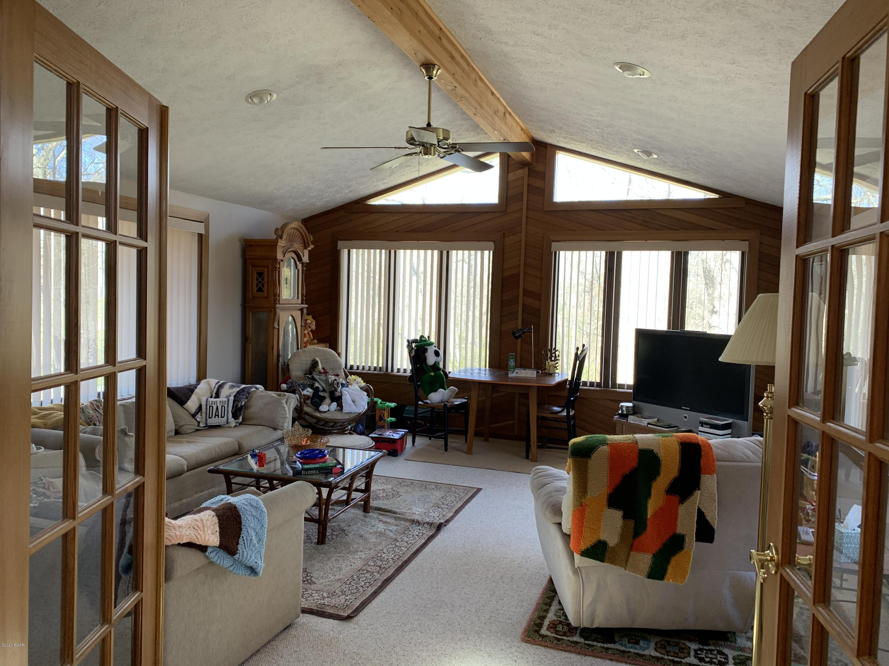 400 Maple Ridge Drive Hawley, PA 18428 - Photo 7 of 23 IMG_1304