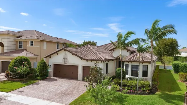 $997,500 | 10360 Peninsula Place, Parkland, FL 33076