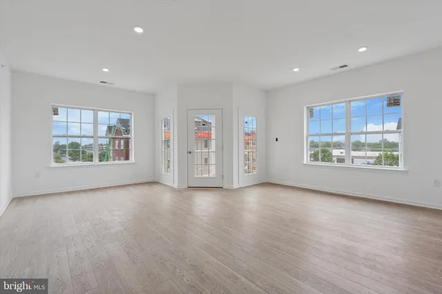 $393,667 | 16232 River View Circle, Bristol, PA 19007