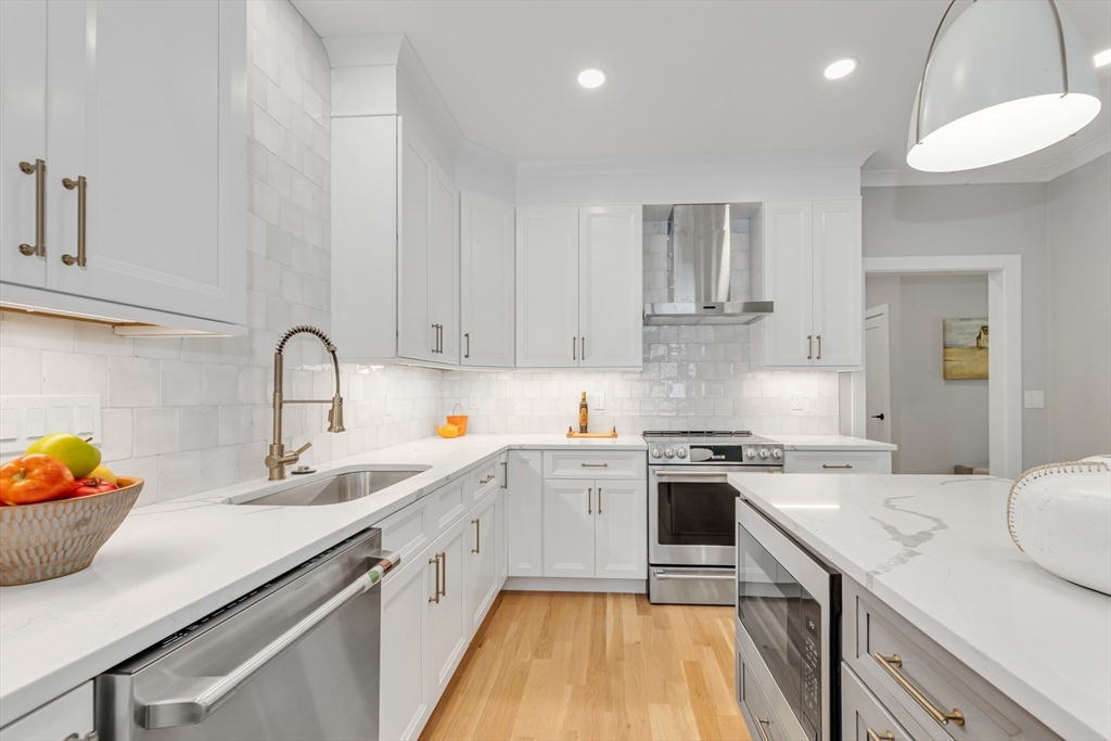 29 Keystone Street Boston, MA 02132 - Photo 7 of 29