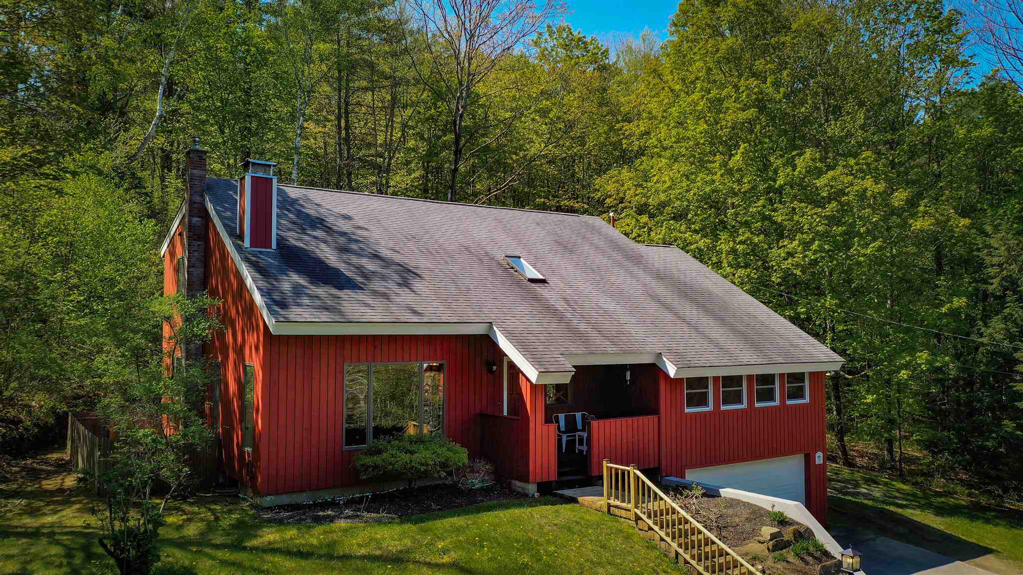 959 Safford Road Hartford, VT 05059 - Photo 1 of 27 Gallery Image 1