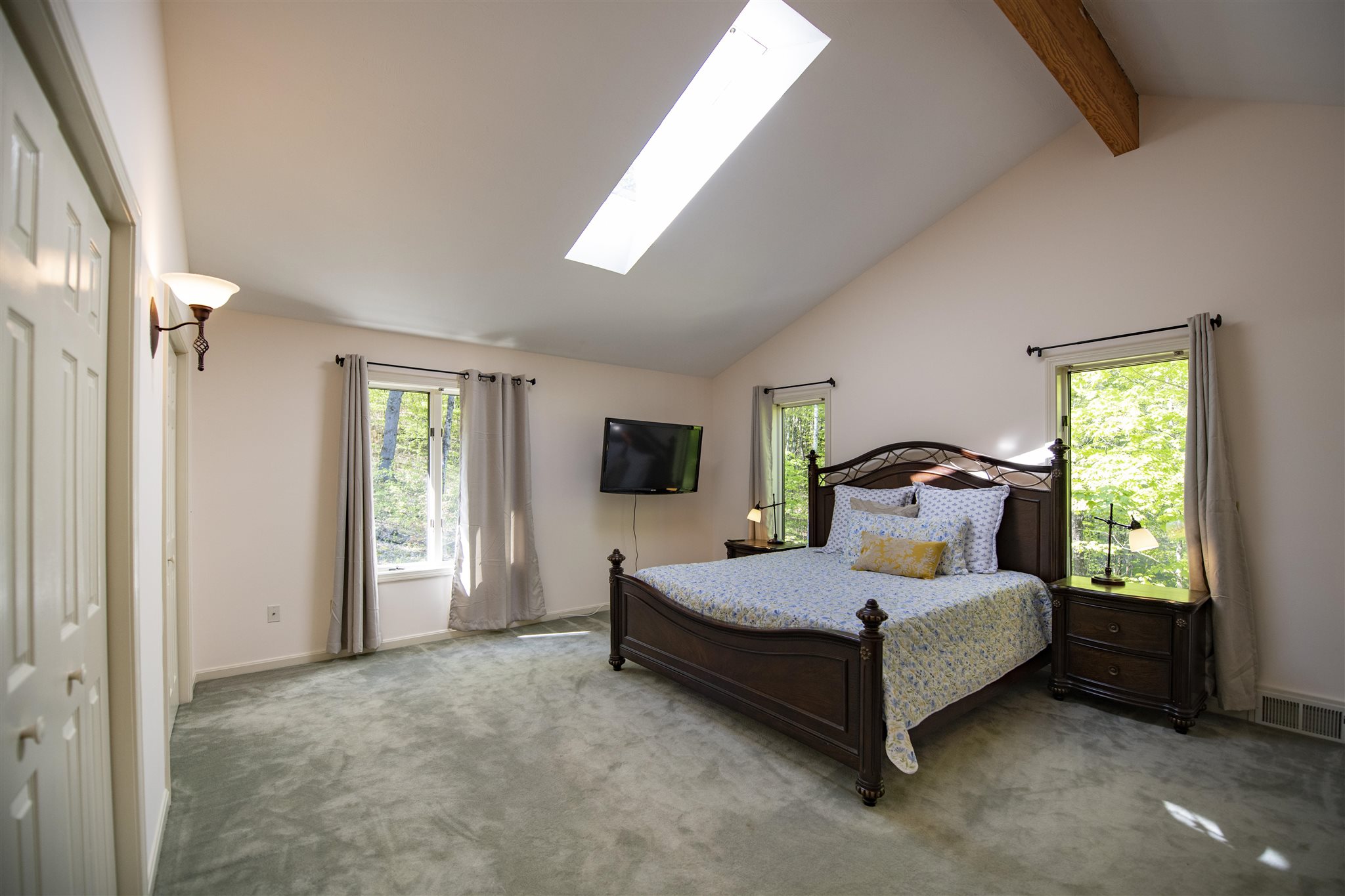 959 Safford Road Hartford, VT 05059 - Photo 16 of 27 Gallery Image 16