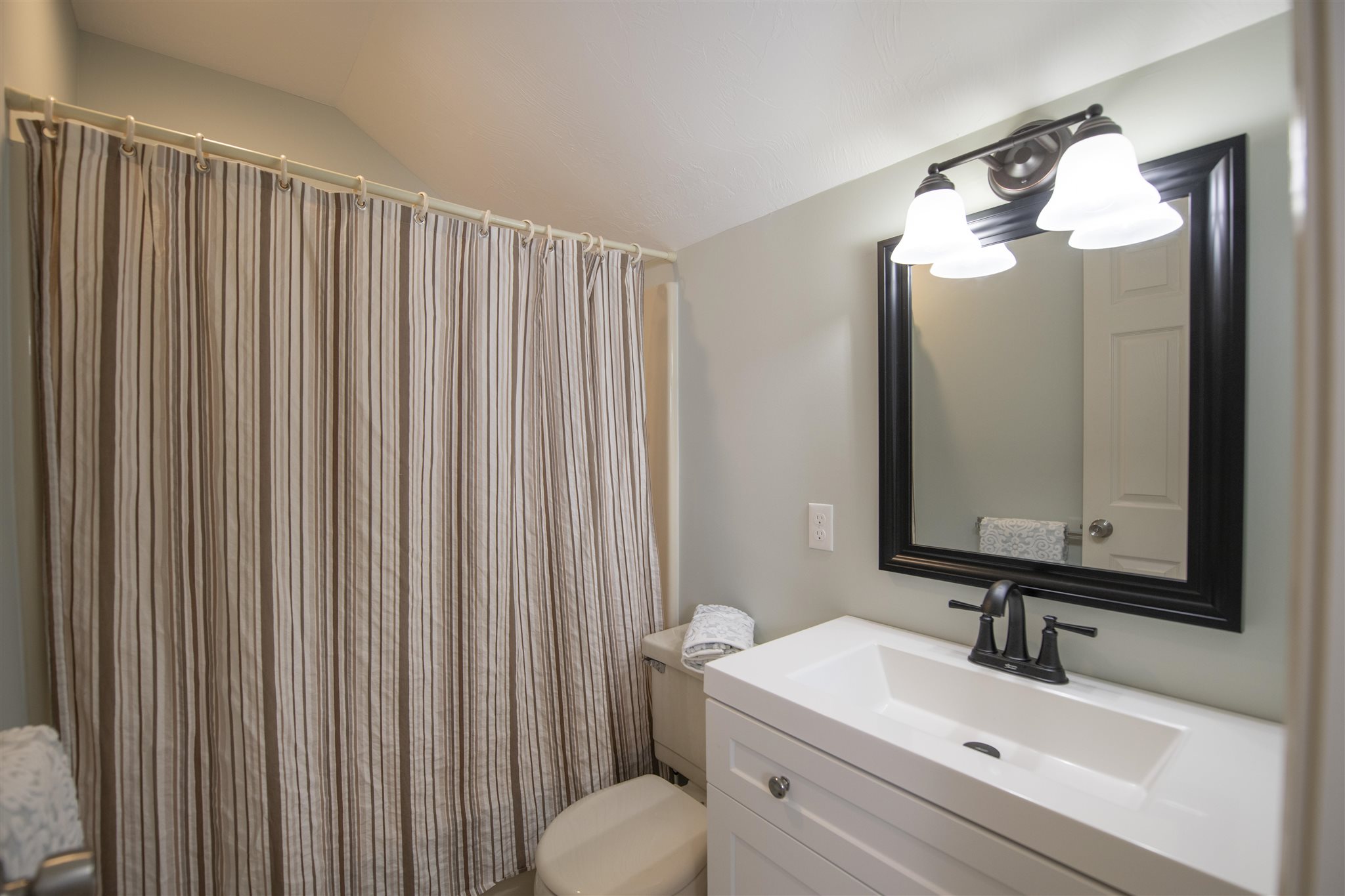 959 Safford Road Hartford, VT 05059 - Photo 23 of 27 Gallery Image 23