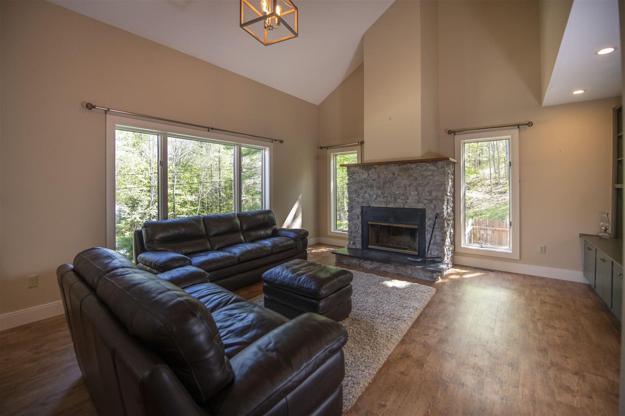 959 Safford Road Hartford, VT 05059 - Photo 4 of 27 Gallery Image 4