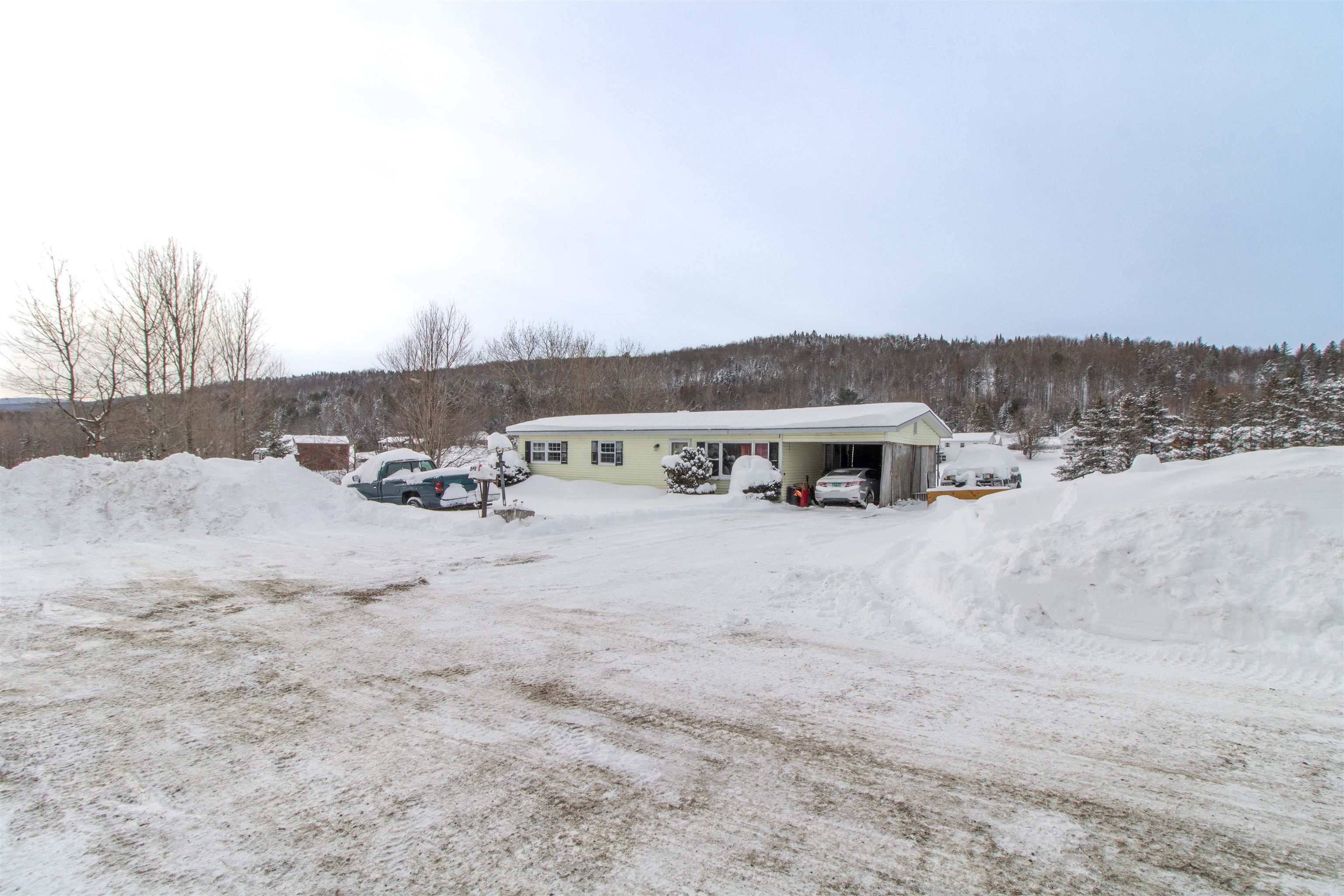 342 Dale Avenue Brighton, VT 05846 - Photo 4 of 28