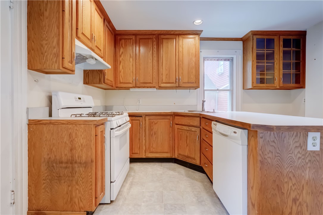 151 Cypress Street Rochester, NY 14620 - Photo 15 of 42