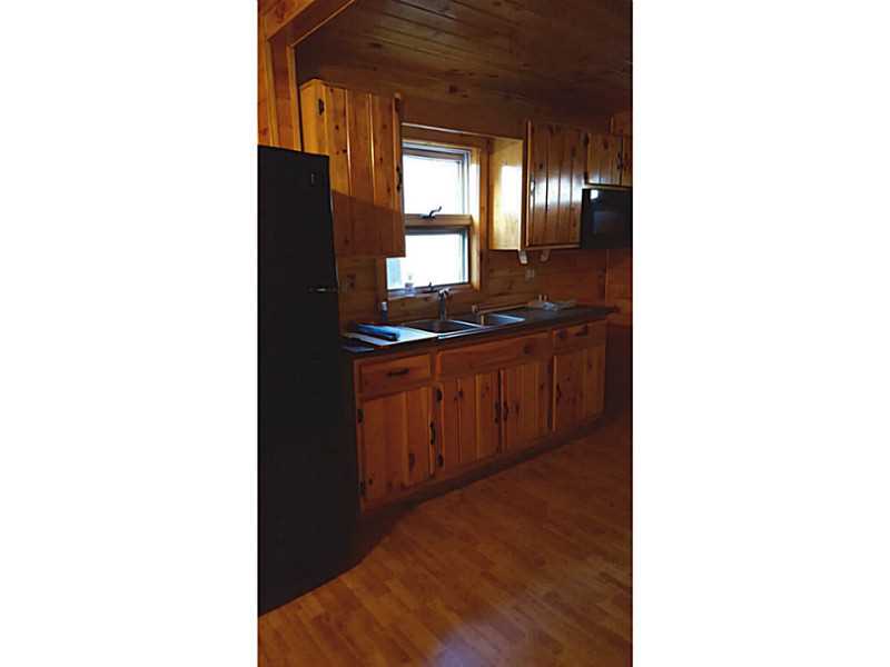 Kitchen. Stove and refrigerator included