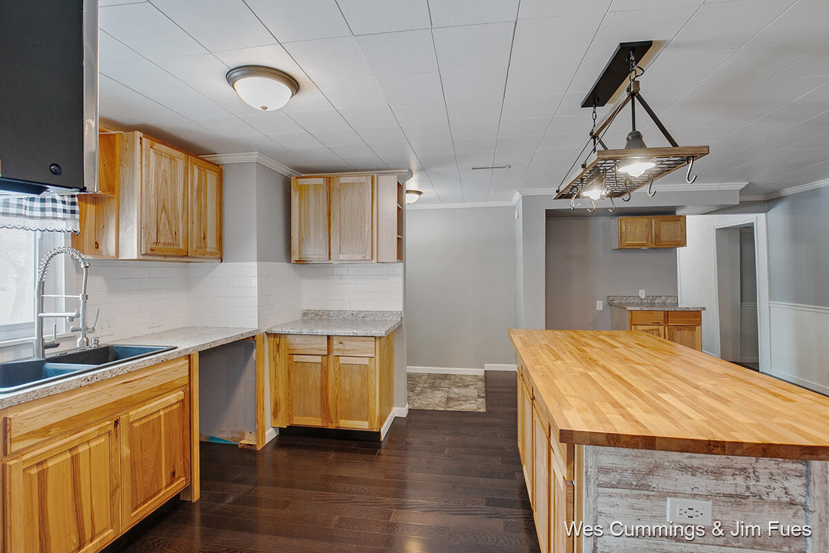 316 Rockingham Avenue Alma, MI 48801 - Photo 11 of 32 IMG_1010