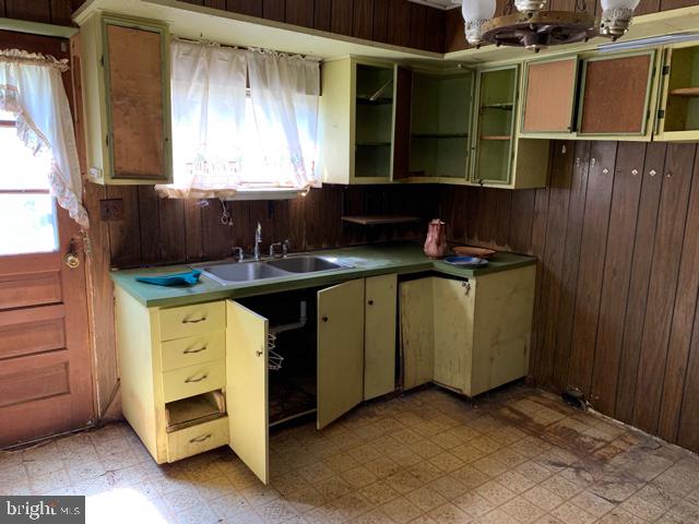615 East Butter Road York, PA 17406 - Photo 21 of 28