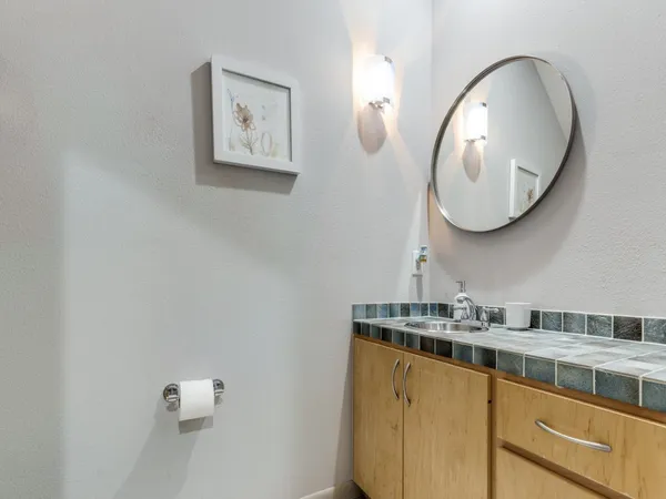 $3,000 | 5219 Kiam Street, Unit F, Houston, TX 77007