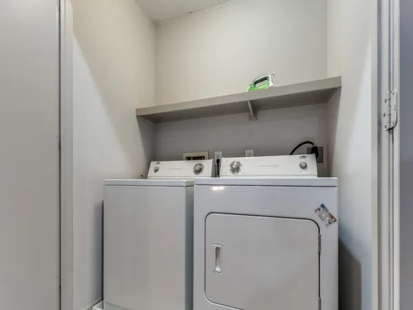 $3,000 | 5219 Kiam Street, Unit F, Houston, TX 77007