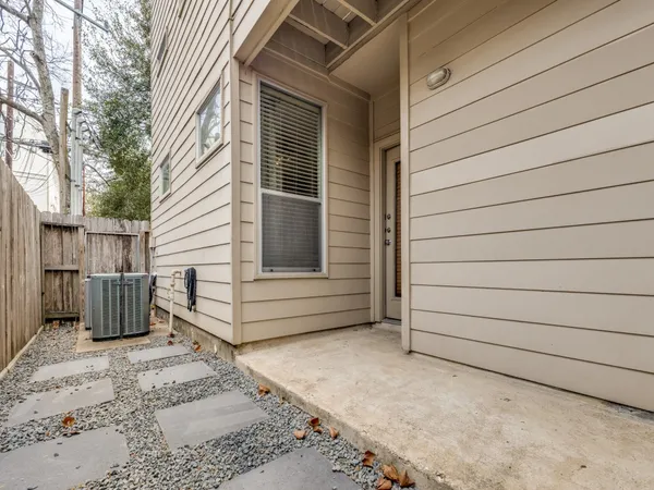 $3,000 | 5219 Kiam Street, Unit F, Houston, TX 77007