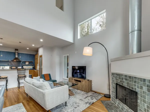 $3,000 | 5219 Kiam Street, Unit F, Houston, TX 77007