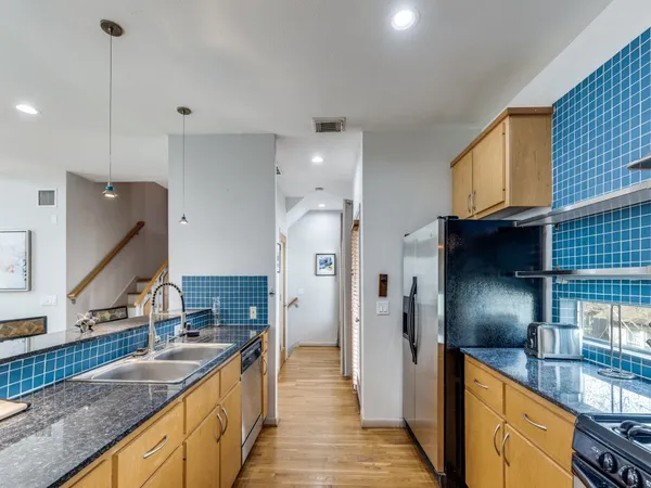 $3,000 | 5219 Kiam Street, Unit F, Houston, TX 77007