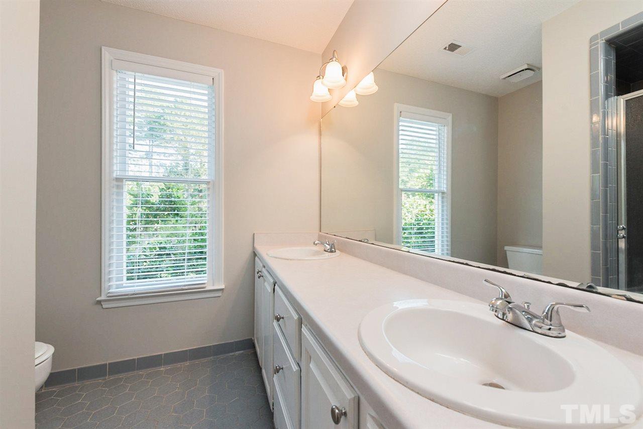3300 Gatcombe Place Raleigh, NC 27604 - Photo 4 of 19 Gallery Image 4