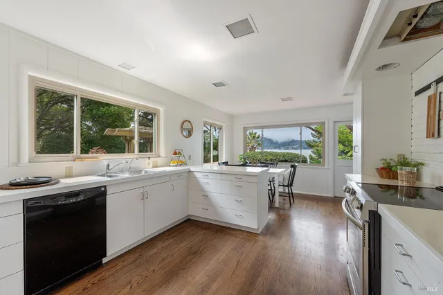 $3,100,000 | 765 Tiburon Boulevard, Tiburon, CA 94920