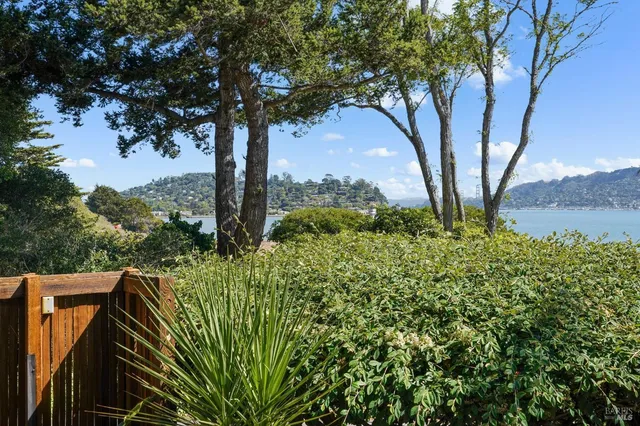 $3,100,000 | 765 Tiburon Boulevard, Tiburon, CA 94920