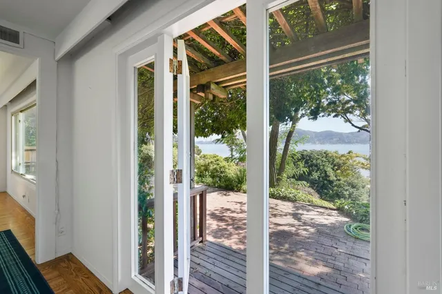 $3,100,000 | 765 Tiburon Boulevard, Tiburon, CA 94920