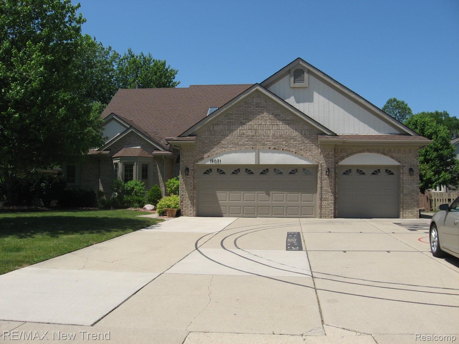 19031 Wayne Road Livonia, MI 48152 - Photo 4 of 56 IMG_7097 (1).JPG