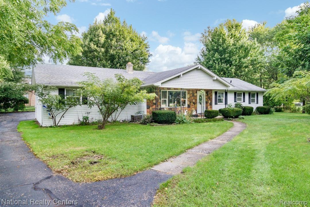 1615 East Wattles Road Troy, MI 48085 - Photo 1 of 25 Charming Troy ranch