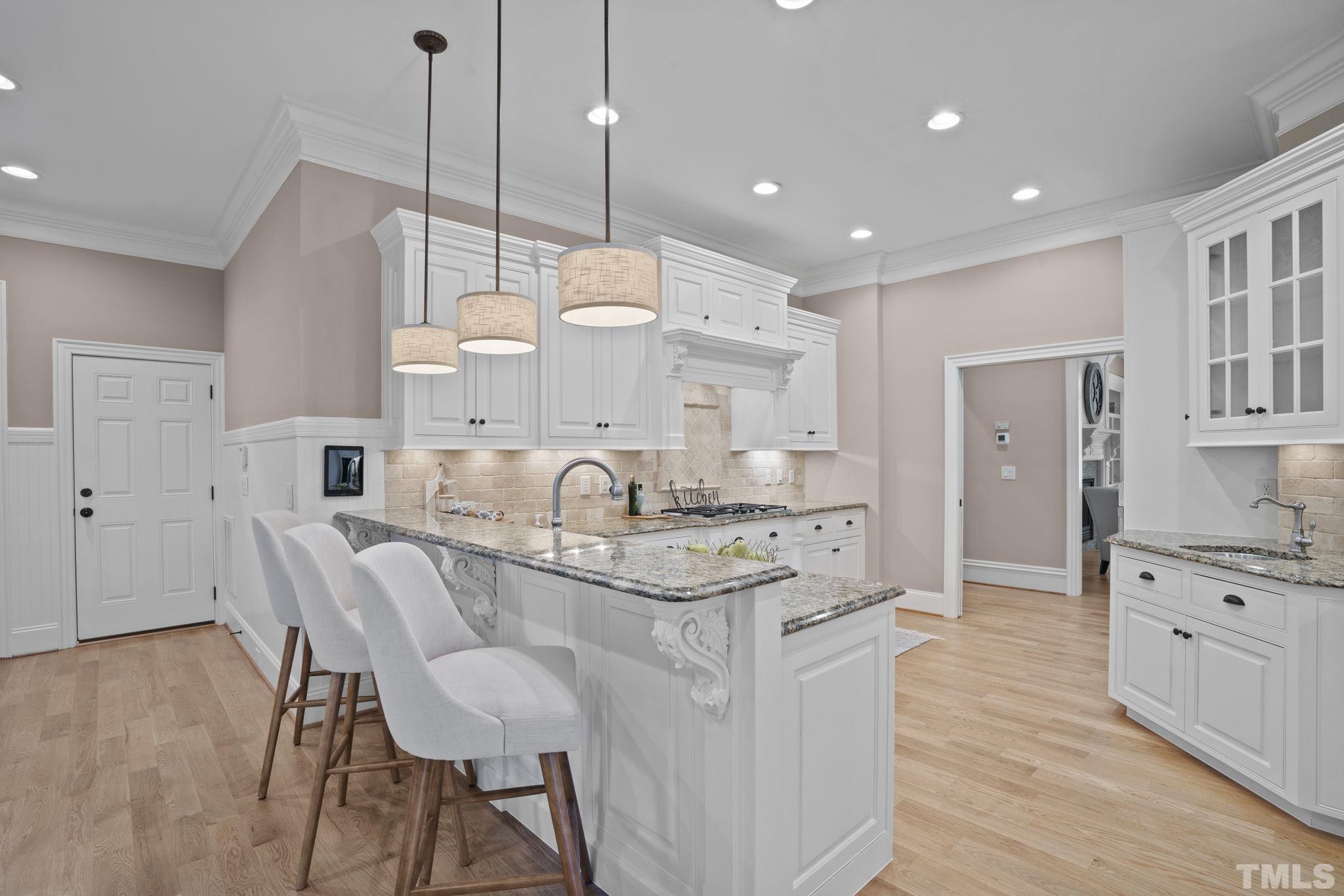 3329 Hampton Road Raleigh, NC 27607 - Photo 9 of 46 Dacor Cooking Appliances & Bosch Dishwasher