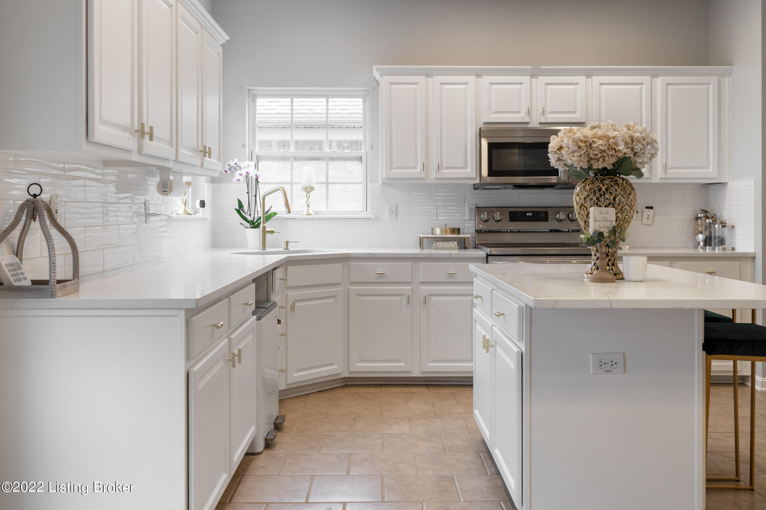 10203 Vantage Road Louisville, KY 40299 - Photo 13 of 45 10203 Vantage Road-21