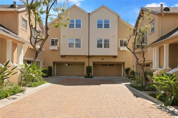 $1,325,000 | 26 Burlingame, Irvine, CA 92602