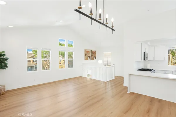 $1,325,000 | 26 Burlingame, Irvine, CA 92602