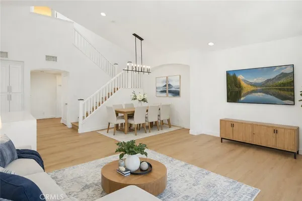 $1,325,000 | 26 Burlingame, Irvine, CA 92602
