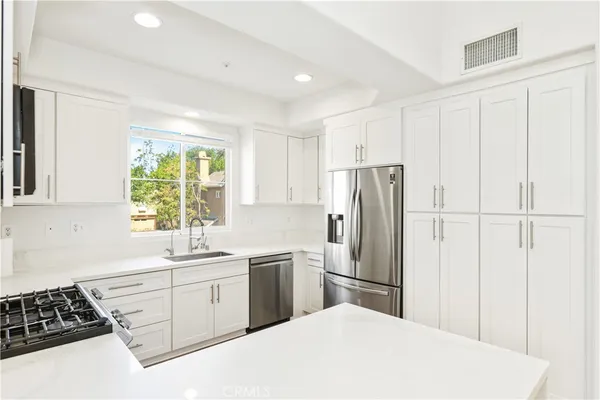 $1,325,000 | 26 Burlingame, Irvine, CA 92602