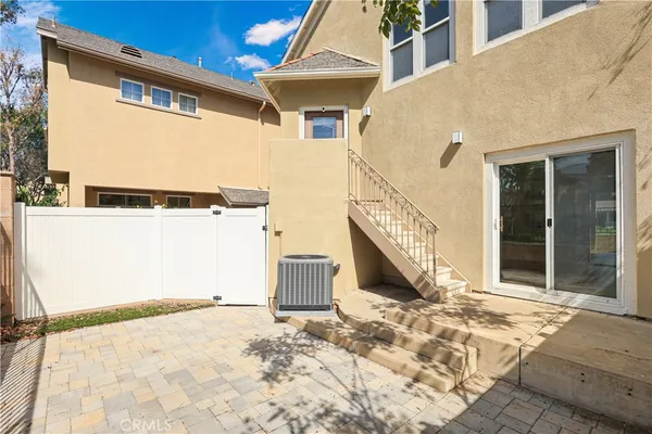 $1,325,000 | 26 Burlingame, Irvine, CA 92602